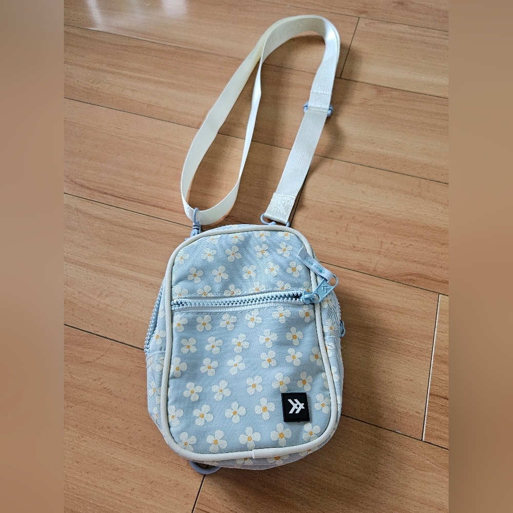 Daisy Pattern Light Blue Crossbody Bag